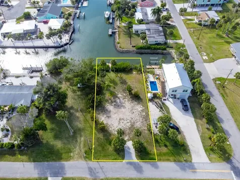 46 Harbor Lane Englewood FL 34223