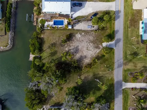 46 Harbor Lane Englewood FL 34223
