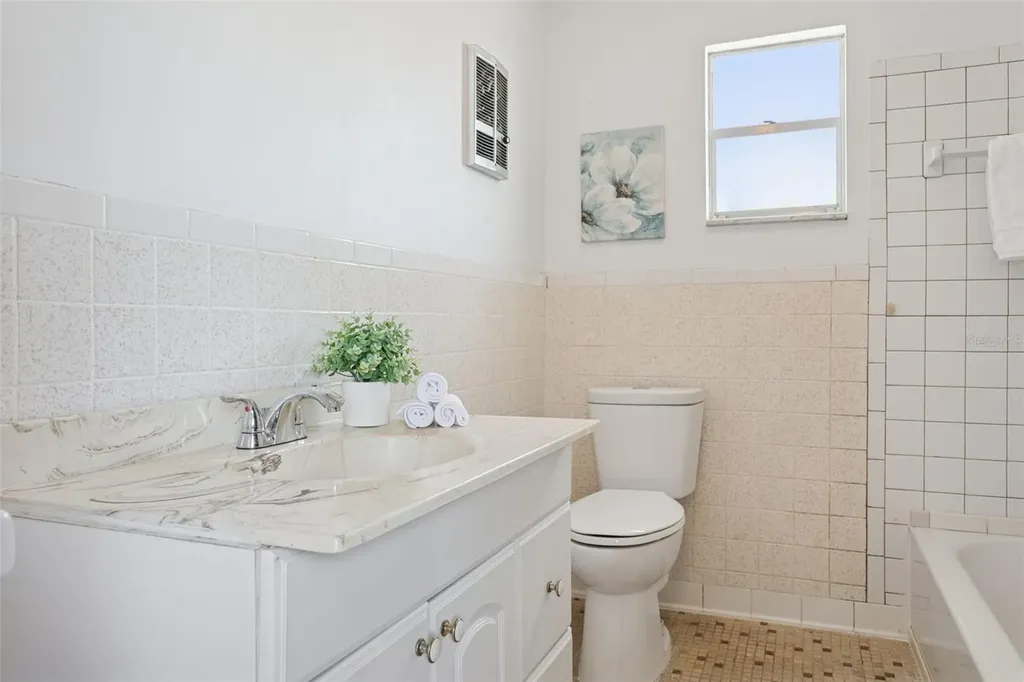 8105 Alpine Avenue Tampa FL 33619