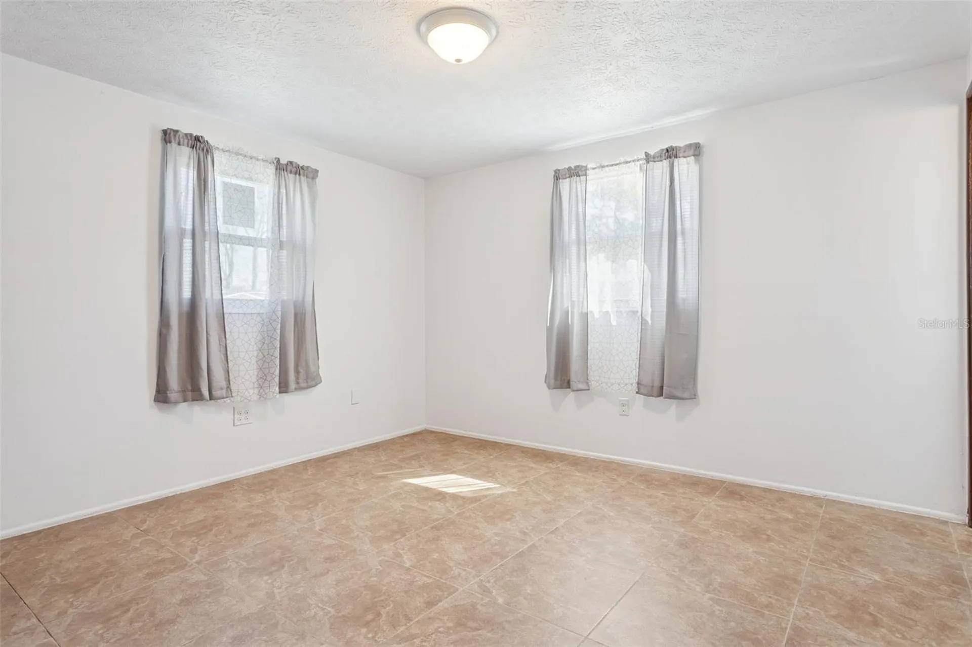 8105 Alpine Avenue Tampa FL 33619