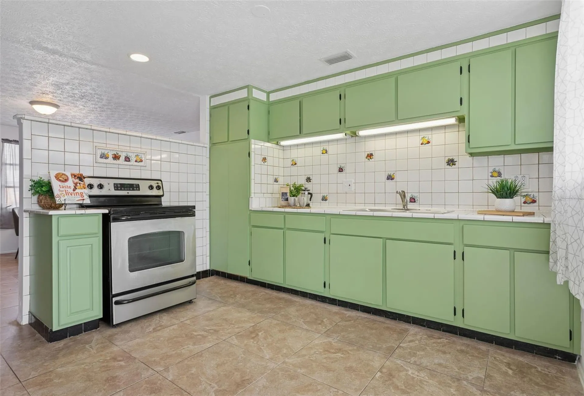 8105 Alpine Avenue Tampa FL 33619
