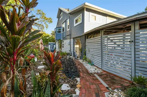 945 11th Street N St Petersburg FL 33705
