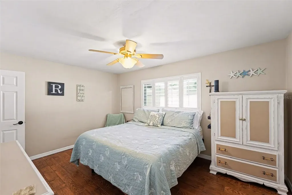 11653 Pinedale Avenue Seminole FL 33772