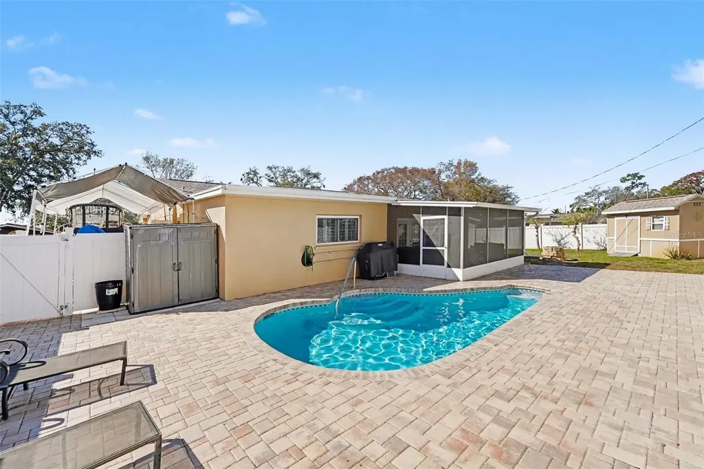 11653 Pinedale Avenue Seminole FL 33772