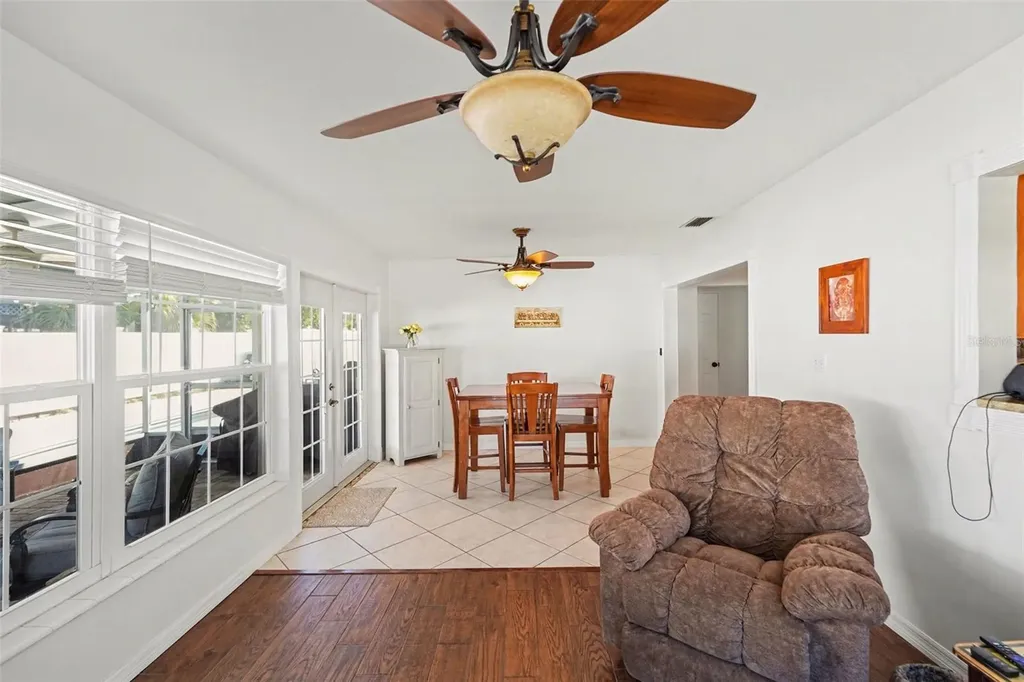 11653 Pinedale Avenue Seminole FL 33772