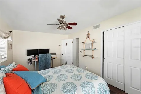 11653 Pinedale Avenue Seminole FL 33772