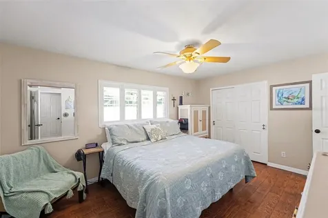 11653 Pinedale Avenue Seminole FL 33772
