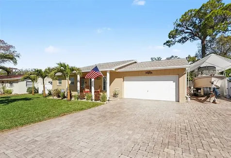 11653 Pinedale Avenue Seminole FL 33772
