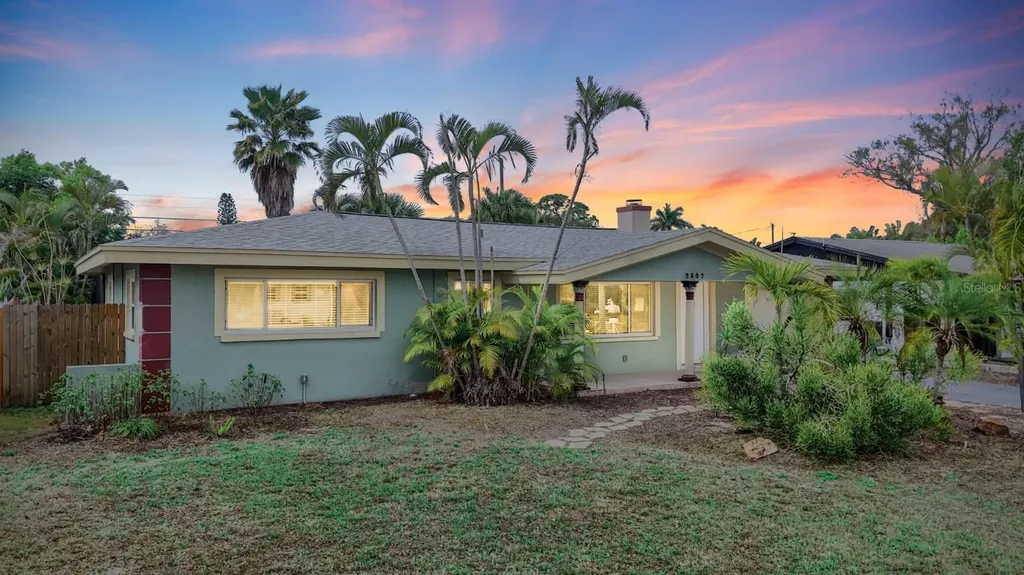 2807 45th Street S Gulfport FL 33711