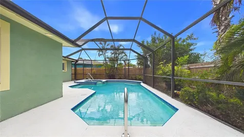 2807 45th Street S Gulfport FL 33711