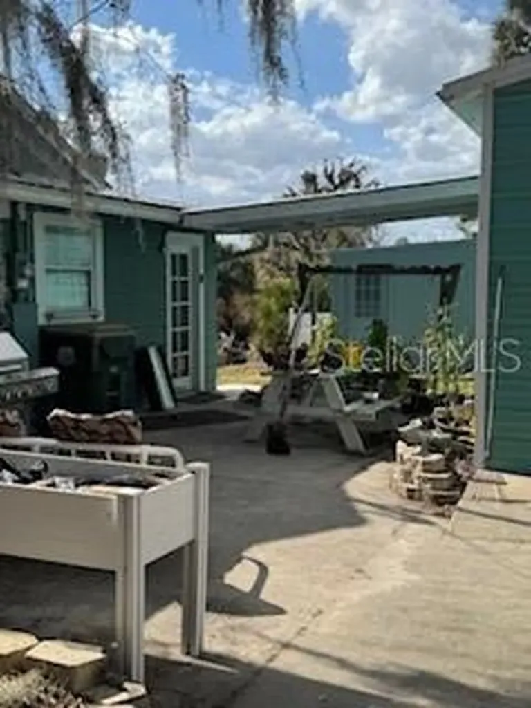 58 S Kentucky Avenue Umatilla FL 32784