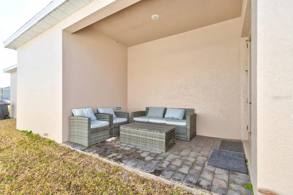 828 Middleton Street Debary FL 32713