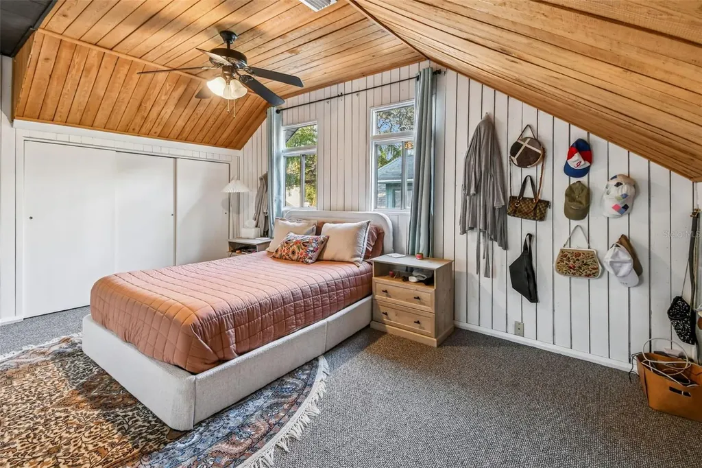 945 11th Street N St Petersburg FL 33705