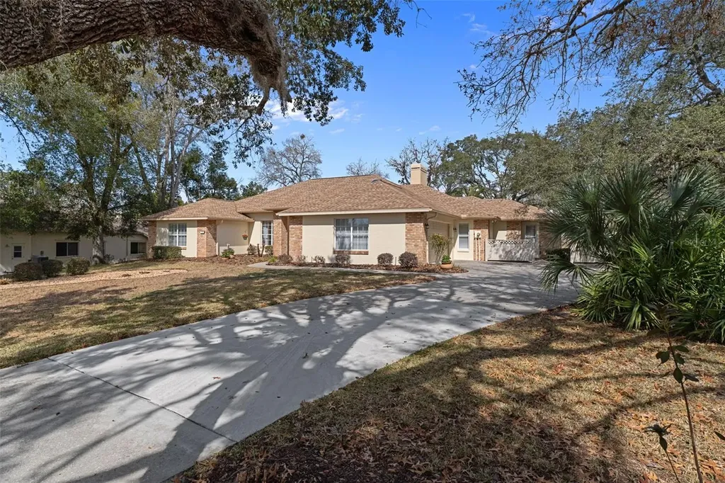 13 S Enclave Point S Homosassa FL 34446