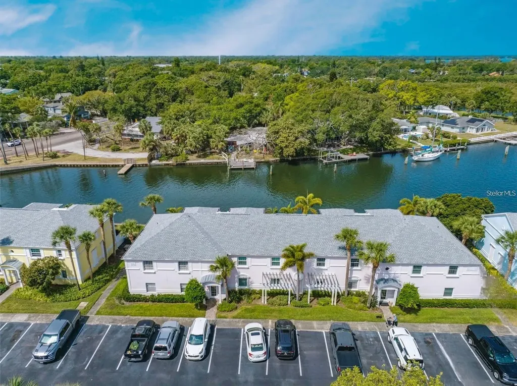 3873 Pompano Drive SE St Petersburg FL 33705
