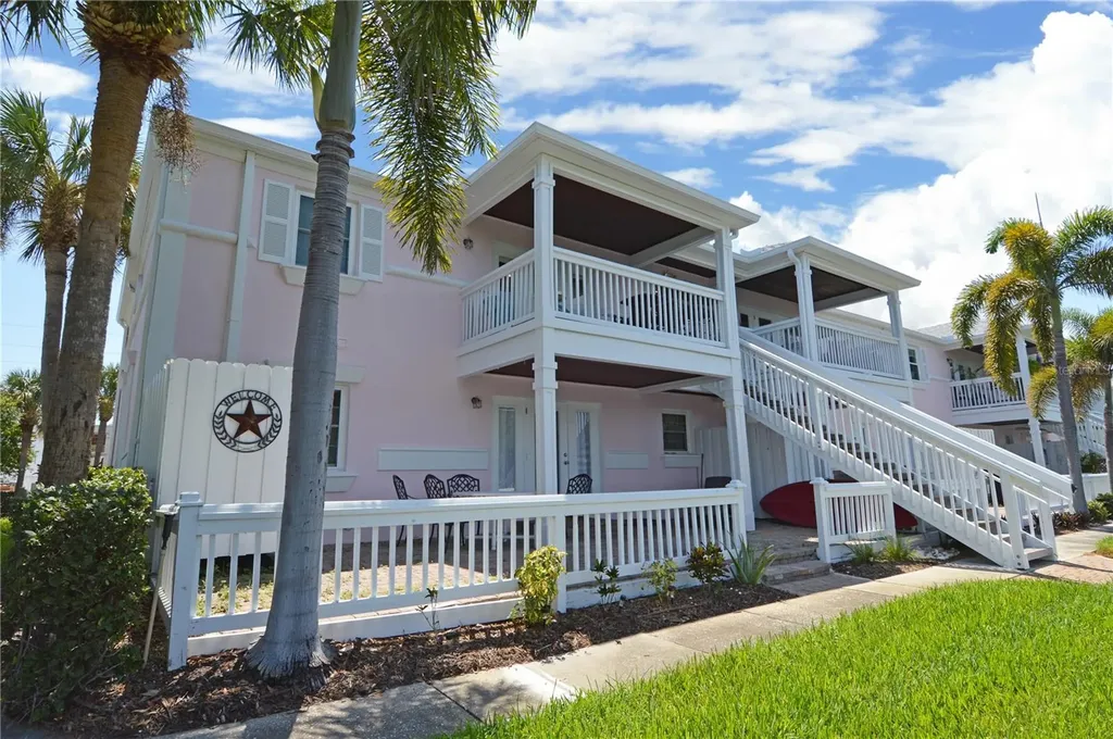 3873 Pompano Drive SE St Petersburg FL 33705