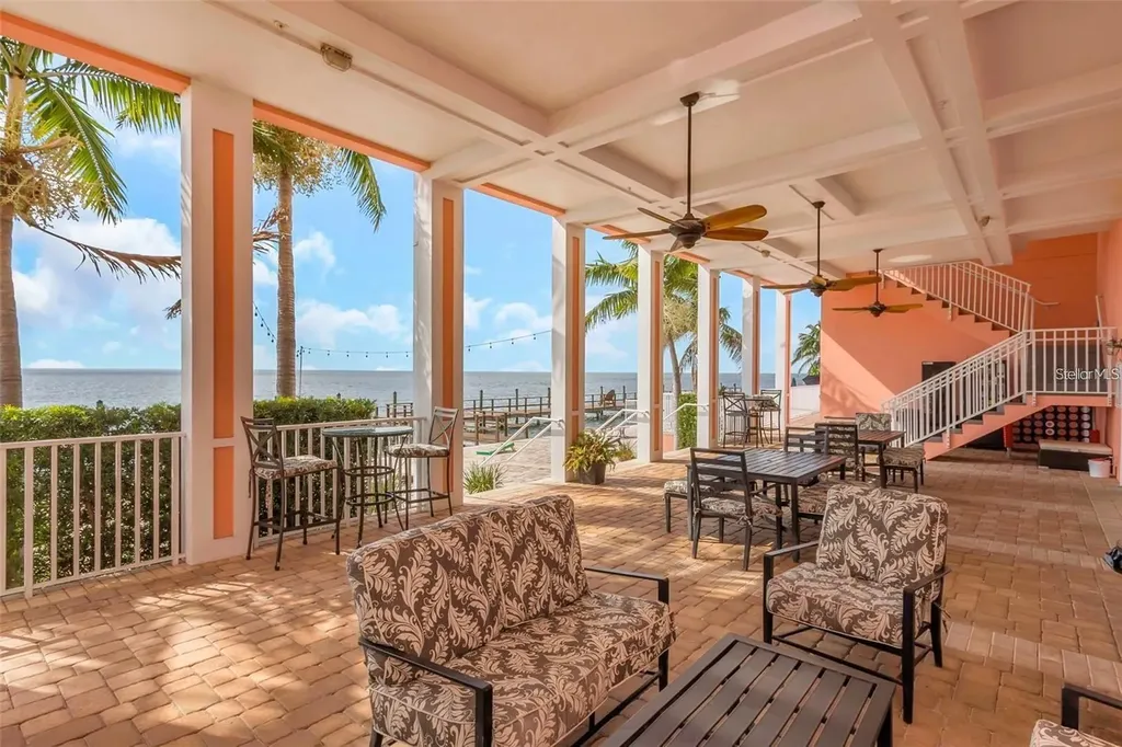 3873 Pompano Drive SE St Petersburg FL 33705