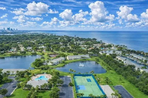 3873 Pompano Drive SE St Petersburg FL 33705