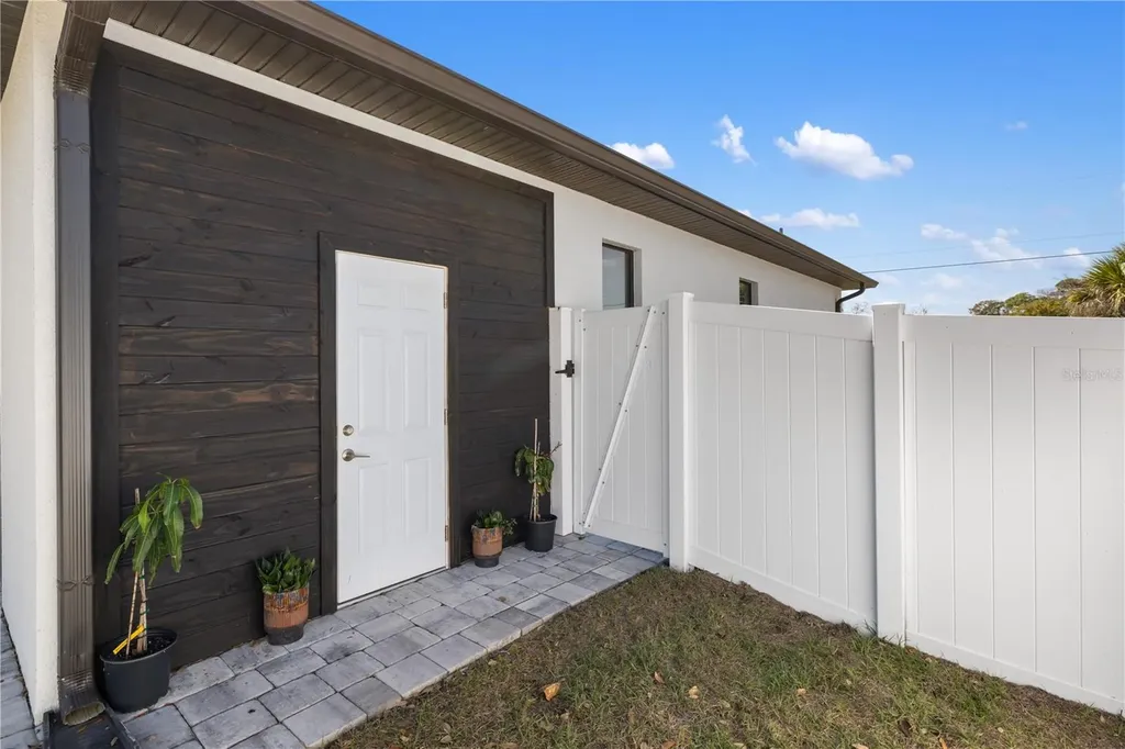 2470 Abbotsford Street North Port FL 34287