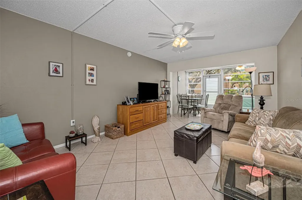 9940 47th Avenue N St Petersburg FL 33708