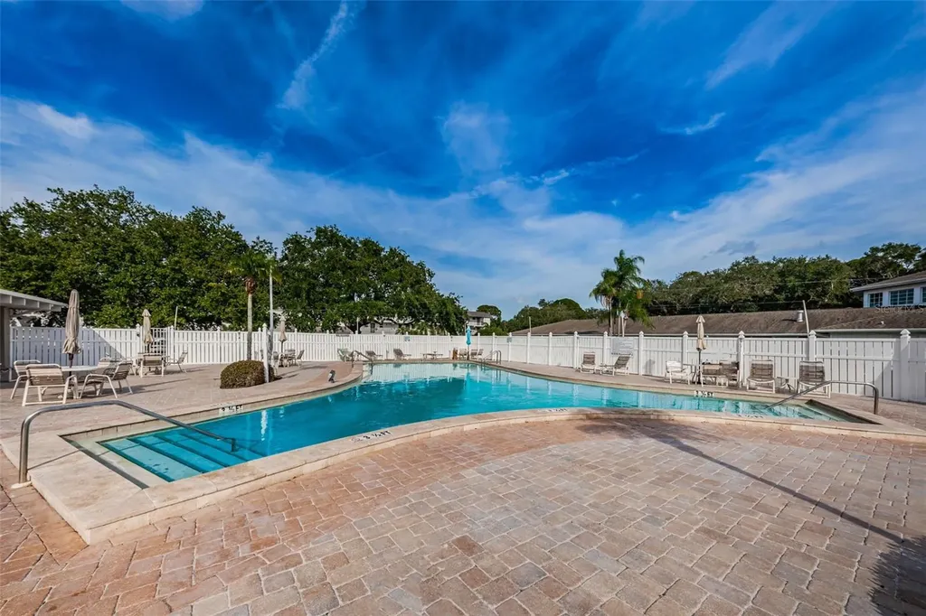 9940 47th Avenue N St Petersburg FL 33708