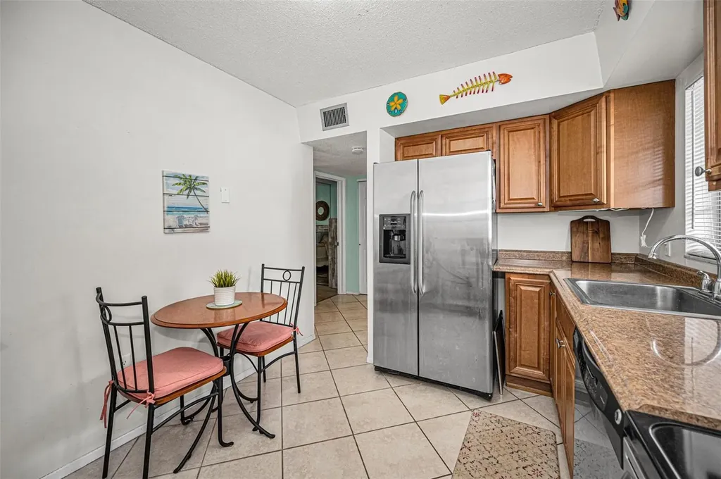 9940 47th Avenue N St Petersburg FL 33708