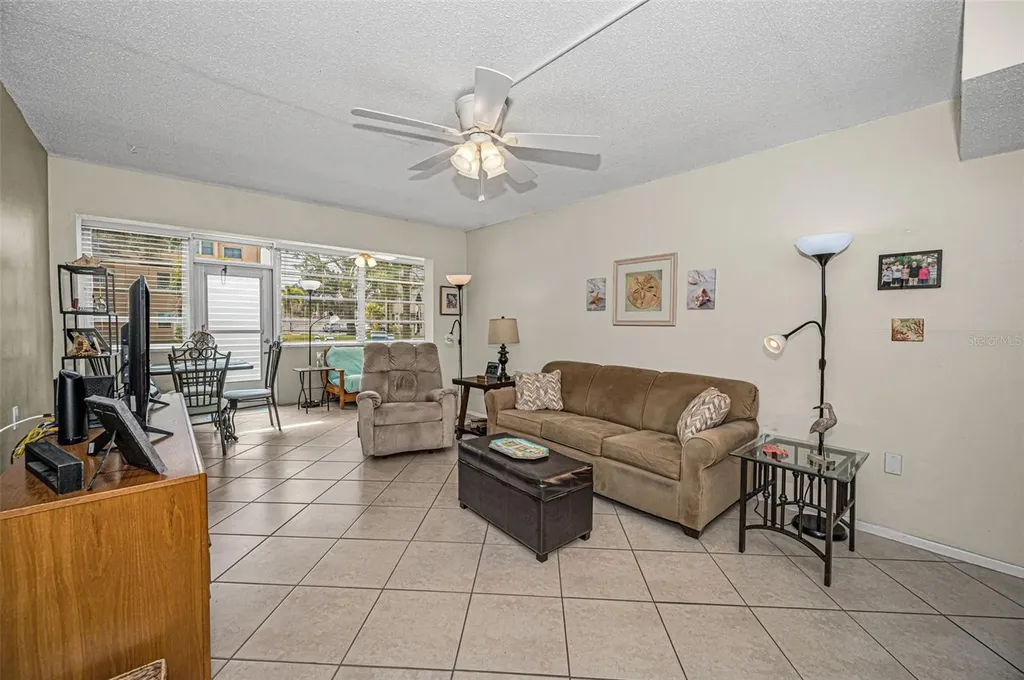 9940 47th Avenue N St Petersburg FL 33708