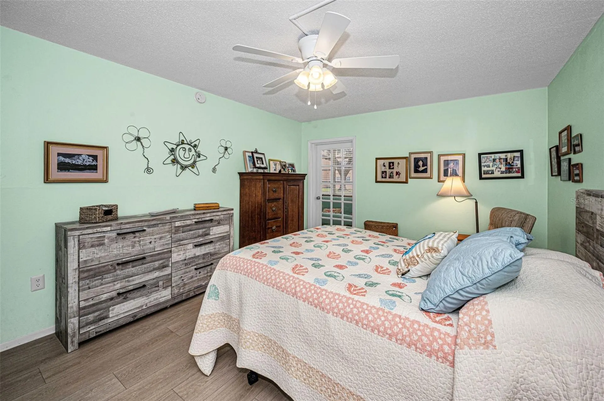 9940 47th Avenue N St Petersburg FL 33708