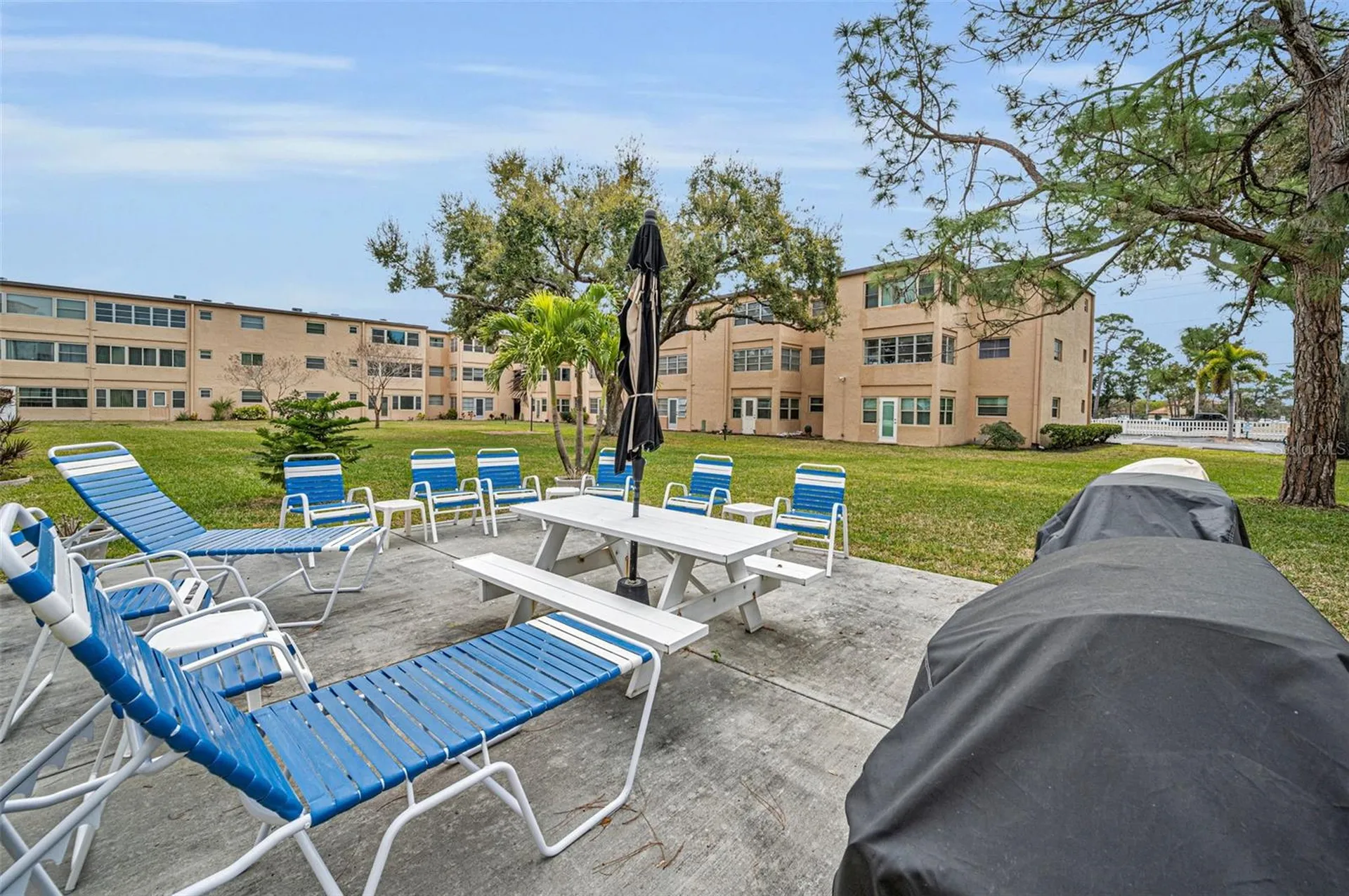 9940 47th Avenue N St Petersburg FL 33708