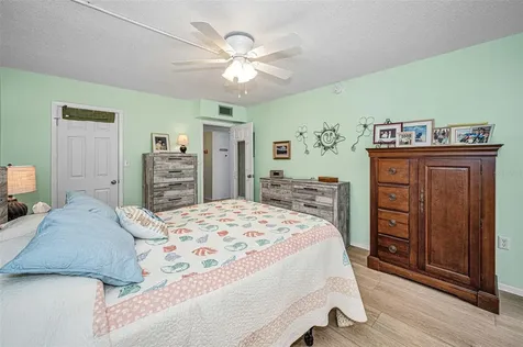 9940 47th Avenue N St Petersburg FL 33708