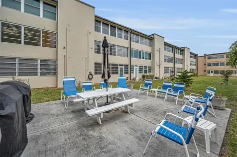 9940 47th Avenue N St Petersburg FL 33708