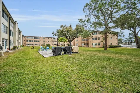 9940 47th Avenue N St Petersburg FL 33708