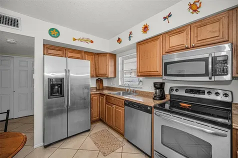 9940 47th Avenue N St Petersburg FL 33708