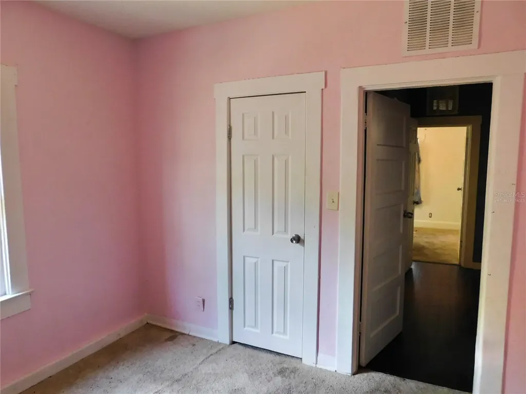 8412 N Seminole Avenue Tampa FL 33604