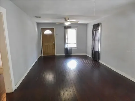 8412 N Seminole Avenue Tampa FL 33604