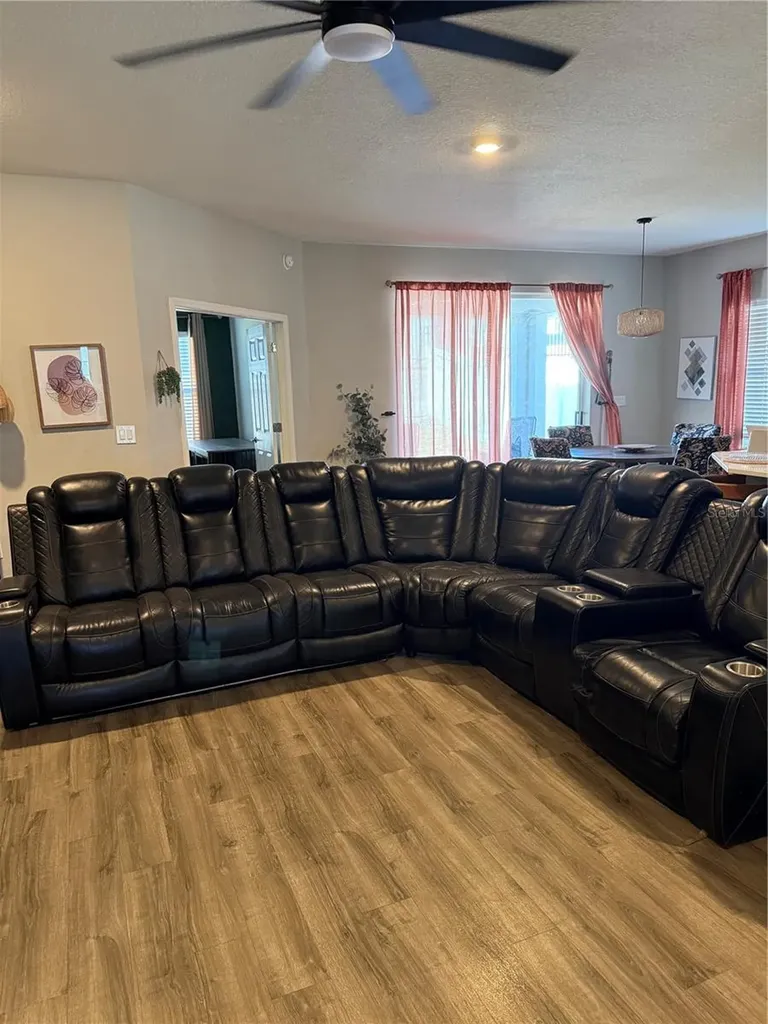 1348 Mountain Flower Lane Davenport FL 33837