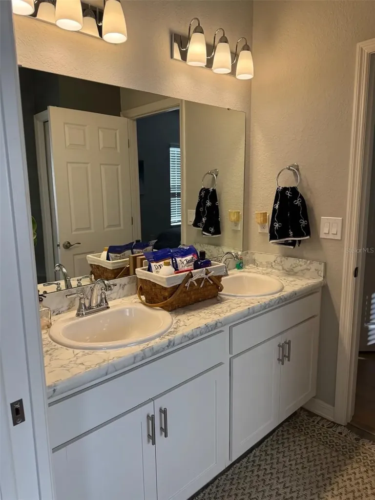 1348 Mountain Flower Lane Davenport FL 33837
