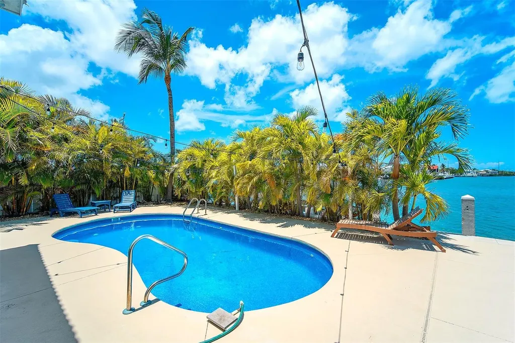 770 9th Street Key Colony Beach FL 33051