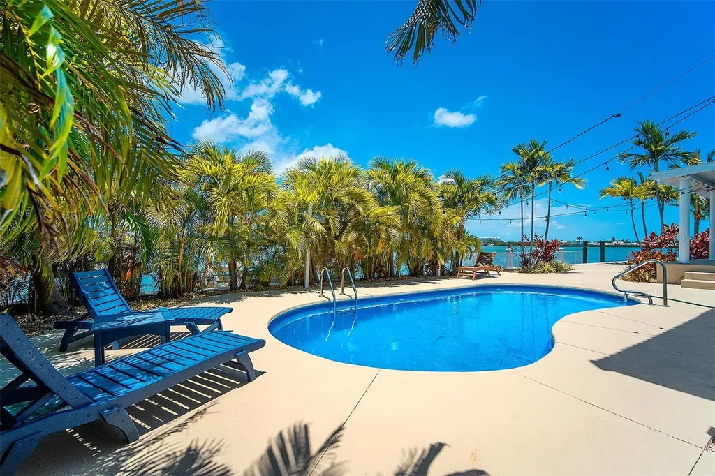 770 9th Street Key Colony Beach FL 33051