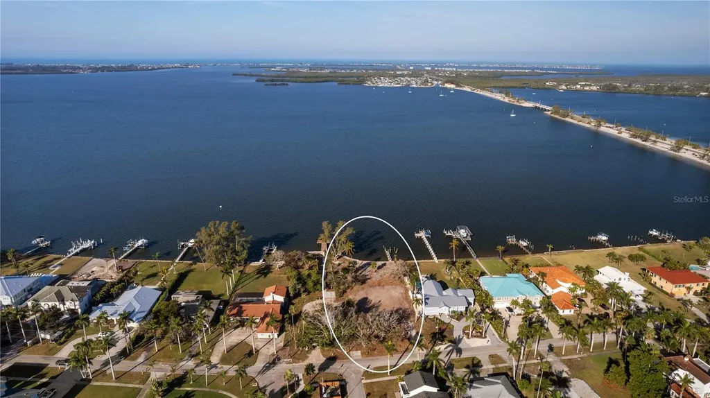 712 Palma Sola Boulevard Bradenton FL 34209
