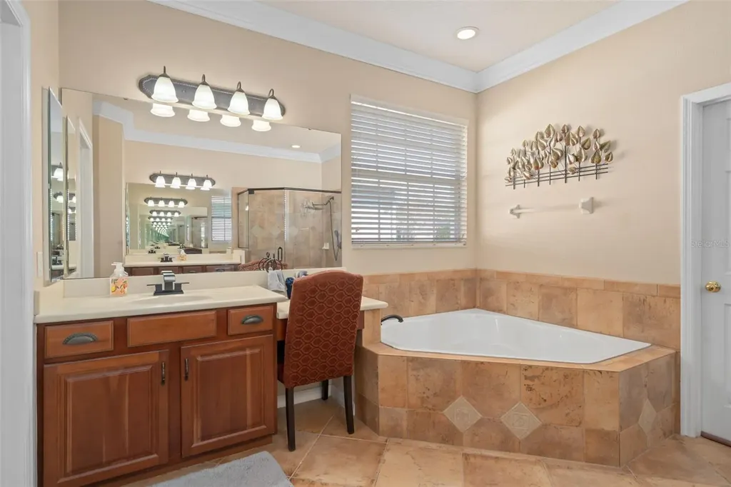 8798 Warwick Shore Crossing Orlando FL 32829