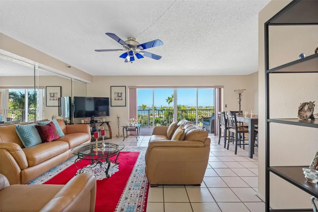 7430 Sunshine Skyway Lane S St Petersburg FL 33711