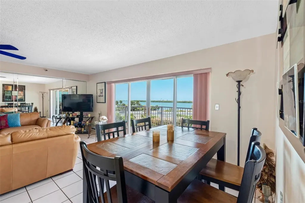 7430 Sunshine Skyway Lane S St Petersburg FL 33711