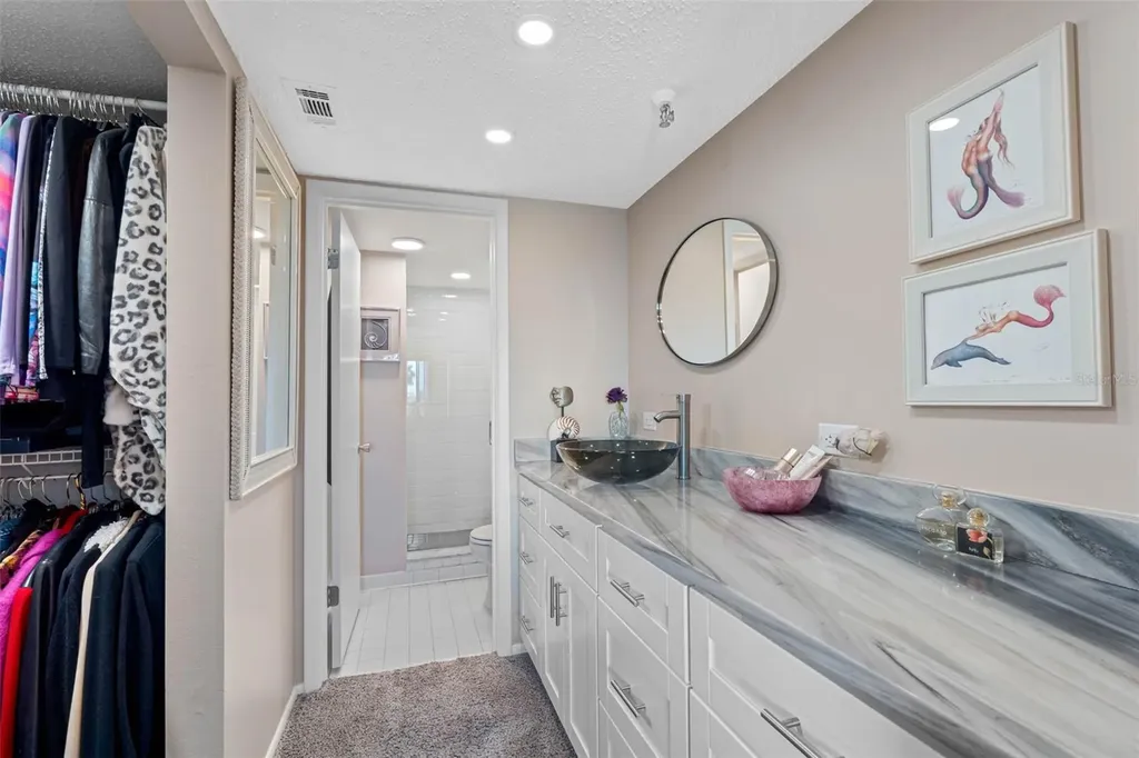 7430 Sunshine Skyway Lane S St Petersburg FL 33711