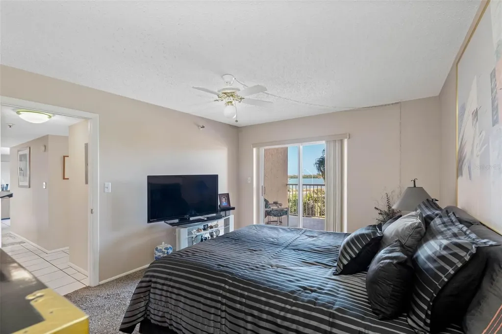 7430 Sunshine Skyway Lane S St Petersburg FL 33711