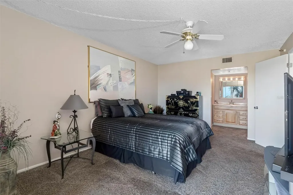 7430 Sunshine Skyway Lane S St Petersburg FL 33711
