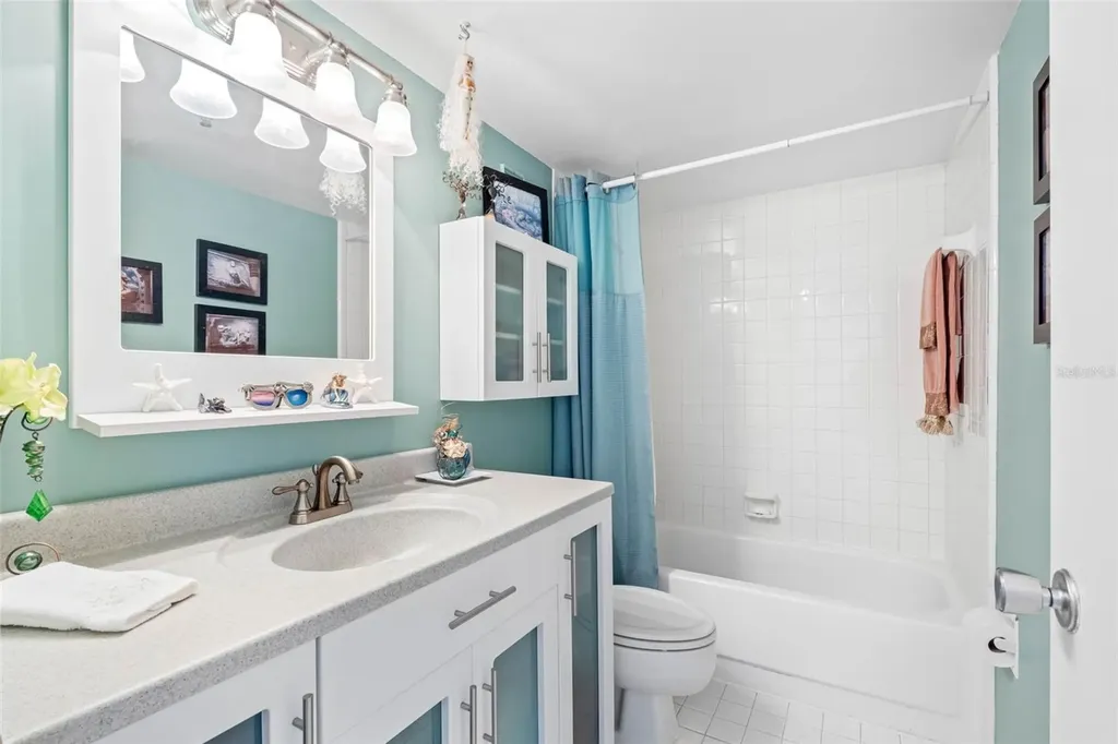 7430 Sunshine Skyway Lane S St Petersburg FL 33711