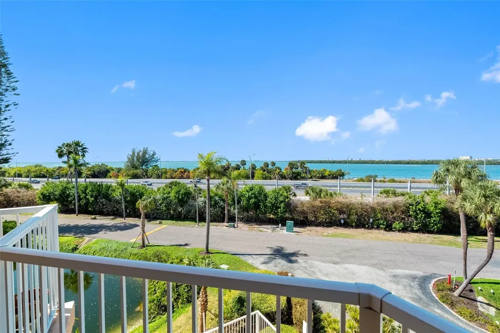 7430 Sunshine Skyway Lane S St Petersburg FL 33711