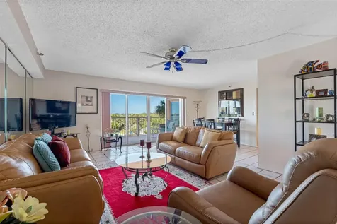 7430 Sunshine Skyway Lane S St Petersburg FL 33711
