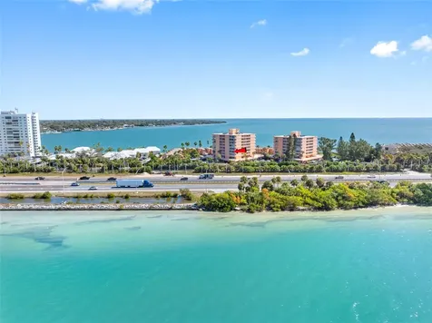 7430 Sunshine Skyway Lane S St Petersburg FL 33711
